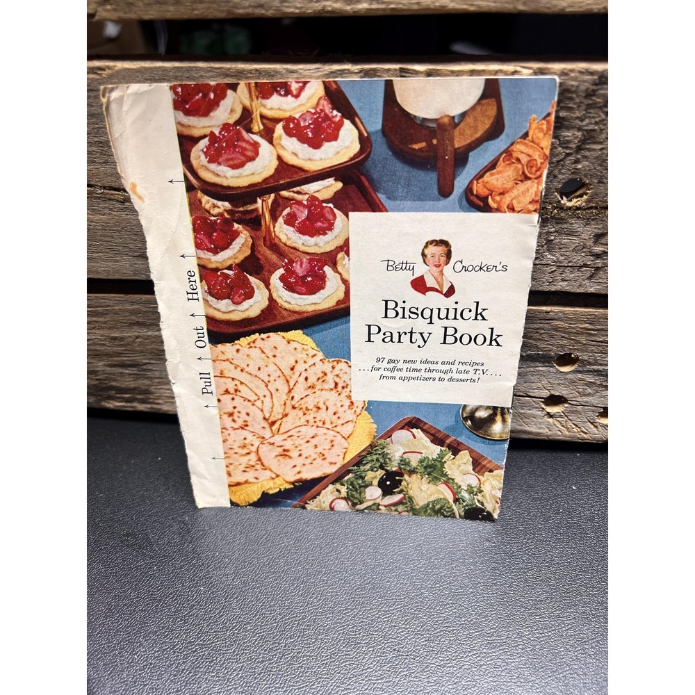 Betty Crockers Bisquick Party Book Cookbook Pamphlet Vintage‎ 1957